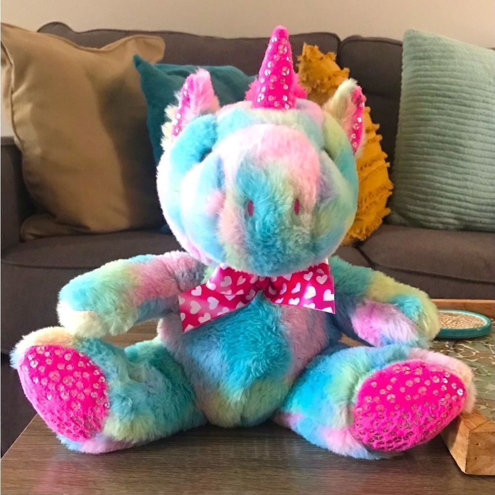 NWOT … HUG & LUV “Rainbow” Unicorn